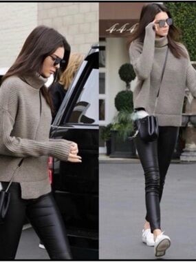 Aritizia babaton Mika wool/cashmere blend ribbed turtleneck sweater size medium